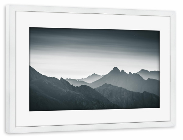 Poster mit Rahmen weiß "Bergspitzen" artboxONE - Natur,Schwarzweiß