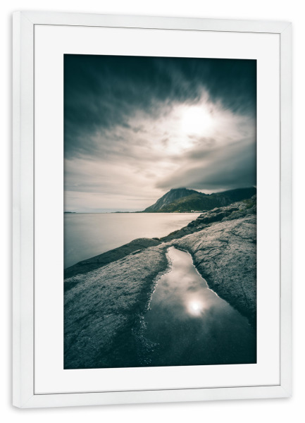 Poster mit Rahmen weiß "Fjordküste" artboxONE - Natur