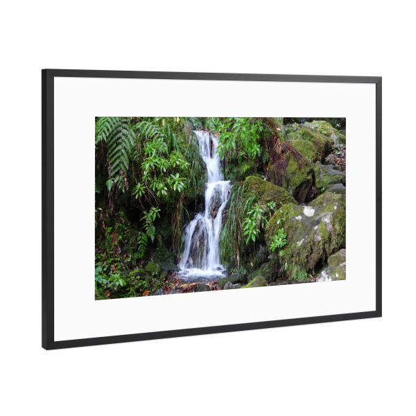 Poster mit Rahmen Schwarz (Metallic) "Waterfall Madeira Trail" artboxONE - Natur,Reise,Floral,Reise / Länder