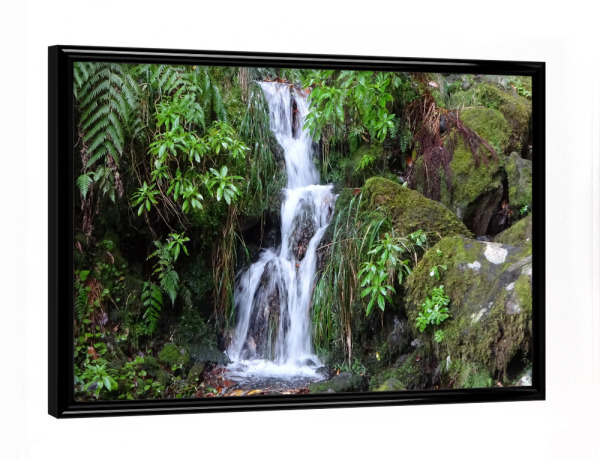 Poster mit schwarzem Rahmen "Waterfall Madeira Trail" artboxONE - Natur,Reise,Floral,Reise / Länder