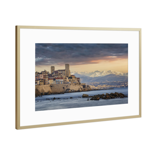Poster mit Rahmen Gold "Antibes" artboxONE - Städte,Reise,Reise / Strand und Meer,Reise / Länder,Städte / Weitere