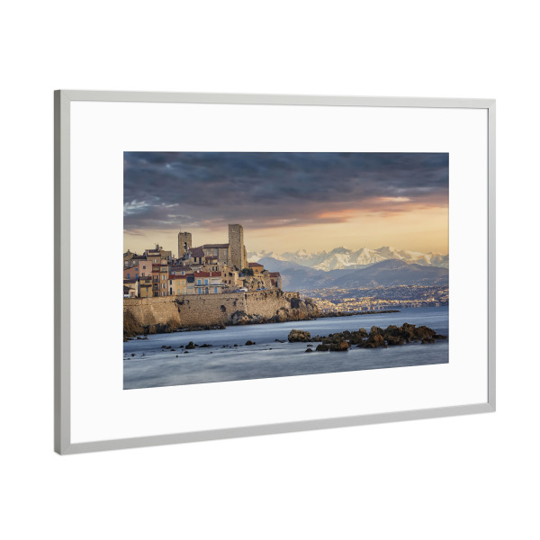 Poster mit Rahmen Silber "Antibes" artboxONE - Städte,Reise,Reise / Strand und Meer,Reise / Länder,Städte / Weitere