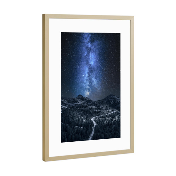 Poster mit Rahmen Gold "Milky way over Passo Falazarego" artboxONE - Natur,Reise,Reise / Länder,Galaxy