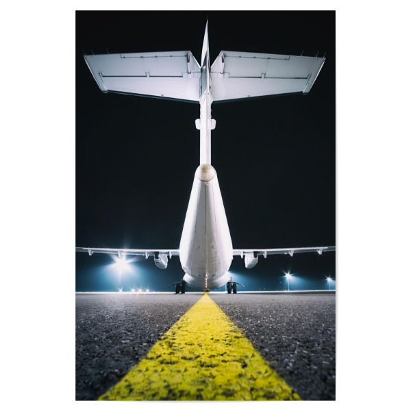 Poster "On the line" artboxONE - Reise,Buchstaben / F - Flugzeug,Nacht,Abenteuer,Reisen,Gelb,Plane,Travel,Wings,Strecke,Start,Landung