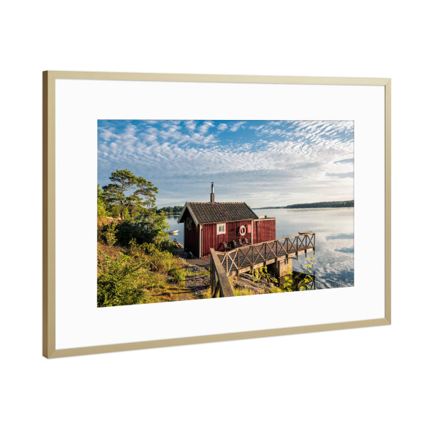 Poster mit Rahmen Gold "Rote Holzhütte" artboxONE - Natur,Reise,Architektur,Reise / Strand und Meer,Reise / Länder