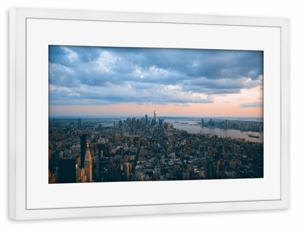 Poster mit Rahmen weiß "New York Manhattan Sunset" artboxONE - Städte / New York,Reise,Reise / Länder