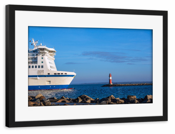 Poster mit Rahmen schwarz "Fähre mit Mole" artboxONE - Natur,Reise,Architektur,Reise / Strand und Meer