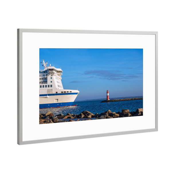 Poster mit Rahmen Silber "Fähre mit Mole" artboxONE - Natur,Reise,Architektur,Reise / Strand und Meer