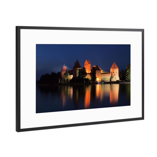 Poster mit Rahmen Schwarz (Metallic) "Litauen - Wasserburg Trakai" artboxONE - Städte,Natur,Reise,Architektur,Reise / Länder