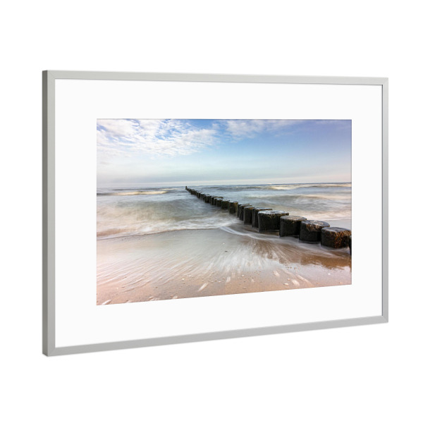 Poster mit Rahmen Silber "Buhnen am Meer" artboxONE - Natur,Reise / Strand und Meer