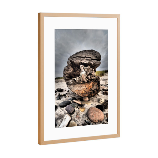 Poster mit Rahmen Kupfer "Strandgut" artboxONE - Musik,Reise / Strand und Meer