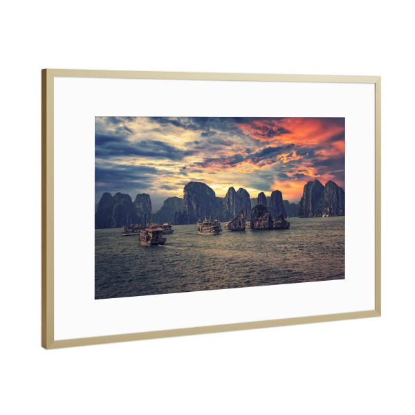 Poster mit Rahmen Gold "Halong Bay" artboxONE - Natur,Reise,Reise / Strand und Meer,Reise / Asien,Reise / Länder