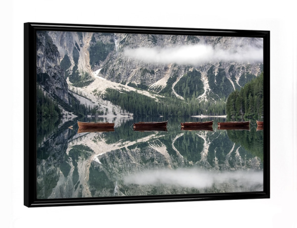 Poster mit schwarzem Rahmen "Boats on the lake" artboxONE - Natur,Reise,Reise / Länder