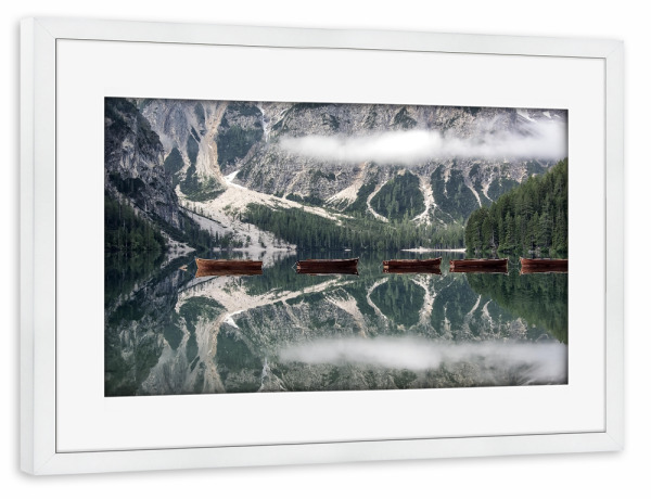 Poster mit Rahmen weiß "Boats on the lake" artboxONE - Natur,Reise,Reise / Länder