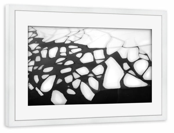 Poster mit Rahmen weiß "Tränen im Eis" artboxONE - Natur,Schwarzweiß - Natur,Nature,Schwarzweiß,Blackandwhite,Eis,Ice,Gletscher,Schmelzen,Melt