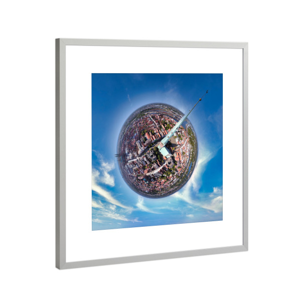 Poster mit Rahmen Silber "St. Jakobi-Kirche in Lübeck" artboxONE - Städte,Architektur