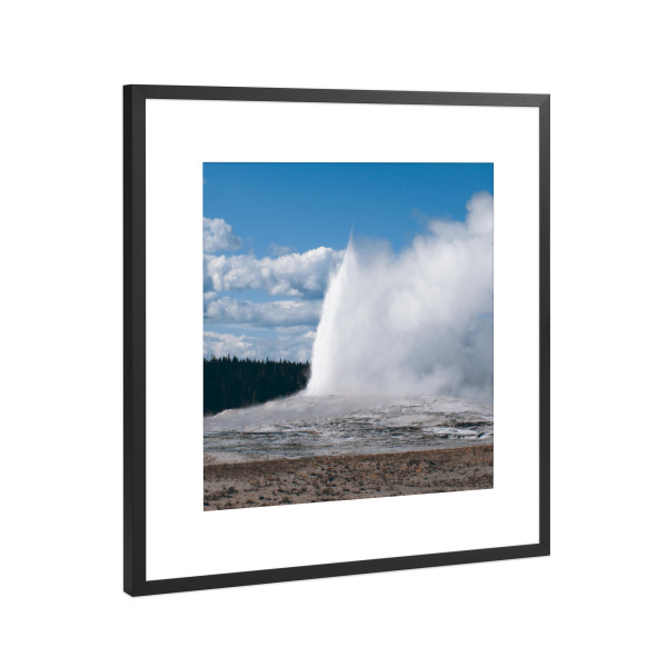 Poster mit Rahmen Schwarz (Metallic) "Old Faithful Geyser, Woyming" artboxONE - Natur,Reise,Reise / Länder