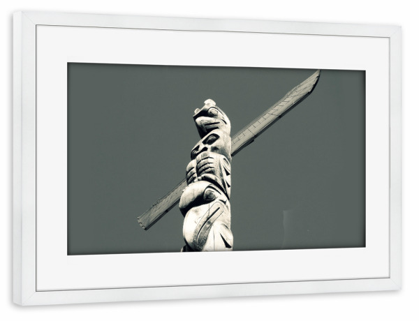 Poster mit Rahmen weiß "North American Indian Totem Pole" artboxONE - Reise,Schwarzweiß,Reise / Länder