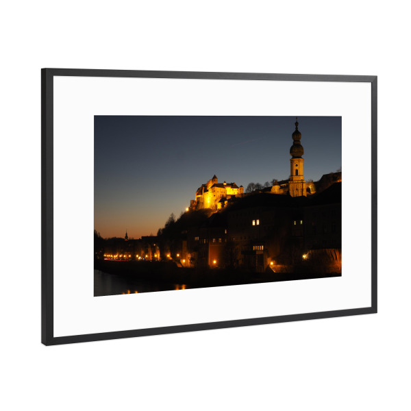 Poster mit Rahmen Schwarz (Metallic) "Burghausen" artboxONE - Städte