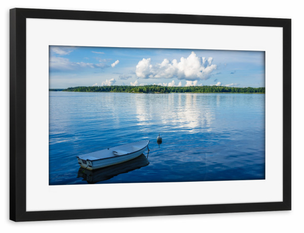 Poster mit Rahmen schwarz "Boot an der Ostsee" artboxONE - Natur,Reise,Reise / Strand und Meer,Reise / Länder