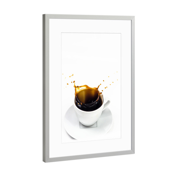 Poster mit Rahmen Silber "Kaffee in Bewegung" artboxONE - Essen & Trinken - Kaffee,Highspeed,Weiß,Braun,Highkey,Getränk,Cafe,Caffee,Cup,Tasse