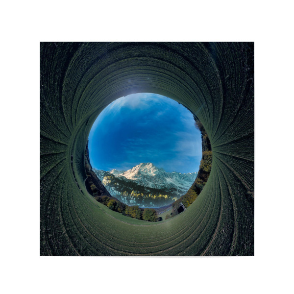 Poster 20x20 cm "Planet inside Planet" artboxONE - Natur,Abstrakt - Kleiner planet,Planet,Gebirge,360,Berglandschaft,Berg,Zentrum