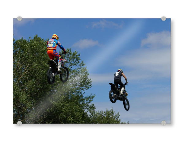 Acrylglasbild "Flying Motorbikes" artboxONE - Reise,Sport / Motorsport,Sport - Show,Action,Flug,Jump,Motorrad,Bike,Rennen,Sprung,Biker