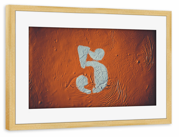 Poster mit Rahmen kiefer "Fünfer" artboxONE - Typografie,Buchstaben - 5,Fünf,Zahl,Orange,Gelb,Weiß,Industrial,Five,Ziffer,Number