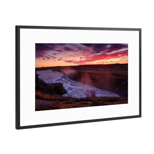 Poster mit Rahmen Schwarz (Metallic) "Dramatic sunrise at Gullfoss" artboxONE - Natur