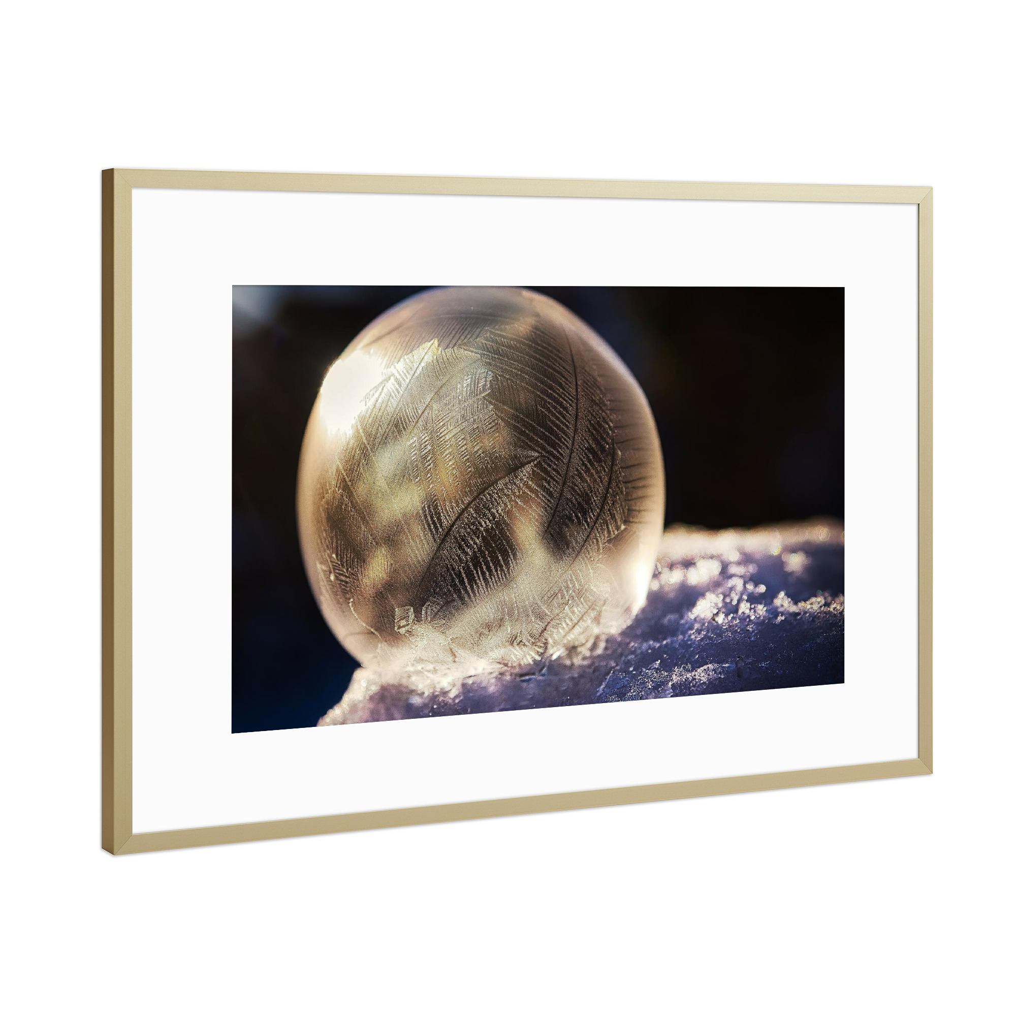 Poster mit Rahmen Gold "Gefrorene Seifenblase" artboxONE - Natur