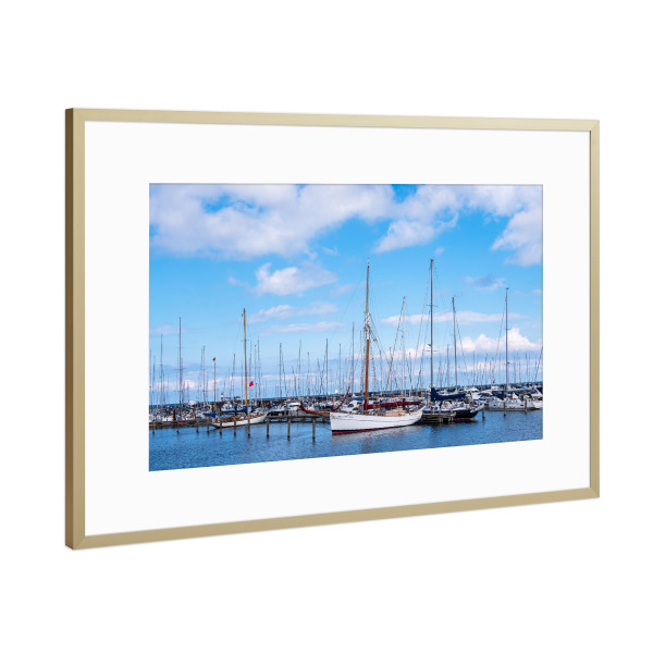 Poster mit Rahmen Gold "Marina in Warnemünde" artboxONE - Reise,Reise / Strand und Meer