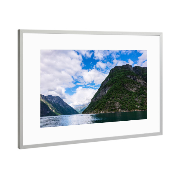 Poster mit Rahmen Silber "Geirangerfjord mit Berge" artboxONE - Natur,Reise,Reise / Länder