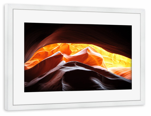 Poster mit Rahmen weiß "Antelope canyon looking upwards" artboxONE - Natur