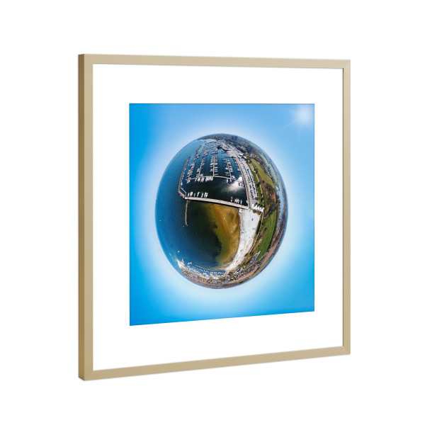 Poster mit Rahmen Gold "Olympiahafen Schilksee bei Kiel" artboxONE - Städte,Reise,Reise / Strand und Meer,Sport,Reise / Länder