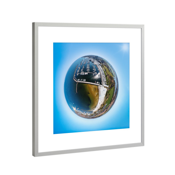 Poster mit Rahmen Silber "Olympiahafen Schilksee bei Kiel" artboxONE - Städte,Reise,Reise / Strand und Meer,Sport,Reise / Länder