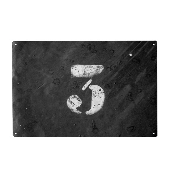 Holzbild "Number three bw" artboxONE - Typografie - 3,Drei,Schwarz,Weiß,Zahl,Three,Count,Number,Schwarzweiß,Blackandwhite