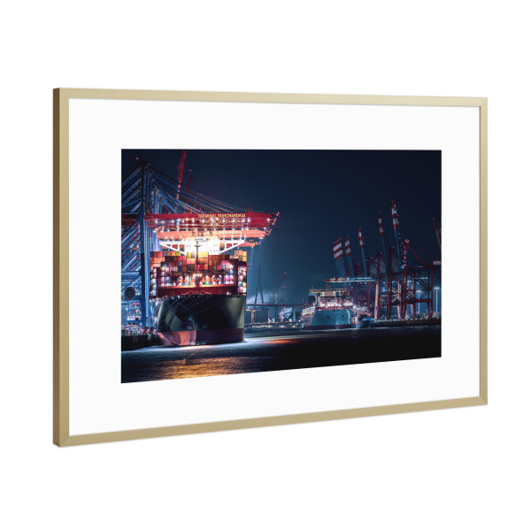 Poster mit Rahmen Gold "Burchardkai bei Nacht" artboxONE - Städte,Städte / Hamburg,Architektur