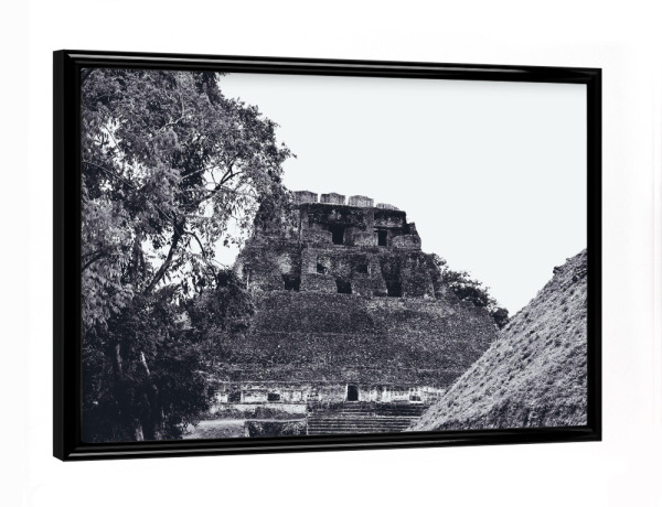 Poster mit schwarzem Rahmen "Xunantunich Ruins, Belize" artboxONE - Reise,Schwarzweiß,Architektur,Reise / Länder