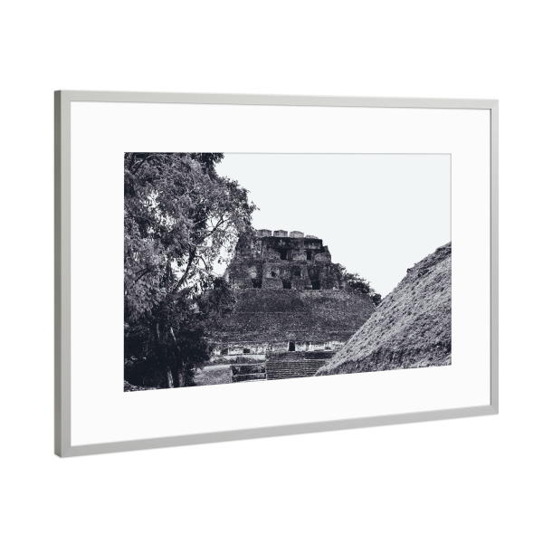 Poster mit Rahmen Silber "Xunantunich Ruins, Belize" artboxONE - Reise,Schwarzweiß,Architektur,Reise / Länder
