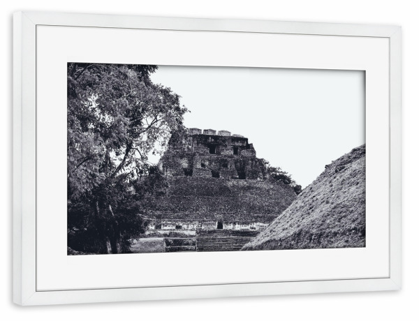 Poster mit Rahmen weiß "Xunantunich Ruins, Belize" artboxONE - Reise,Schwarzweiß,Architektur,Reise / Länder
