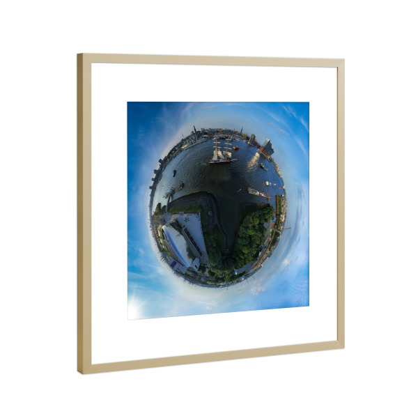 Poster mit Rahmen Gold "Hamburg 2018 - Hafengeburtstag" artboxONE - Städte,Städte / Hamburg,Reise,Reise / Länder,Festivals