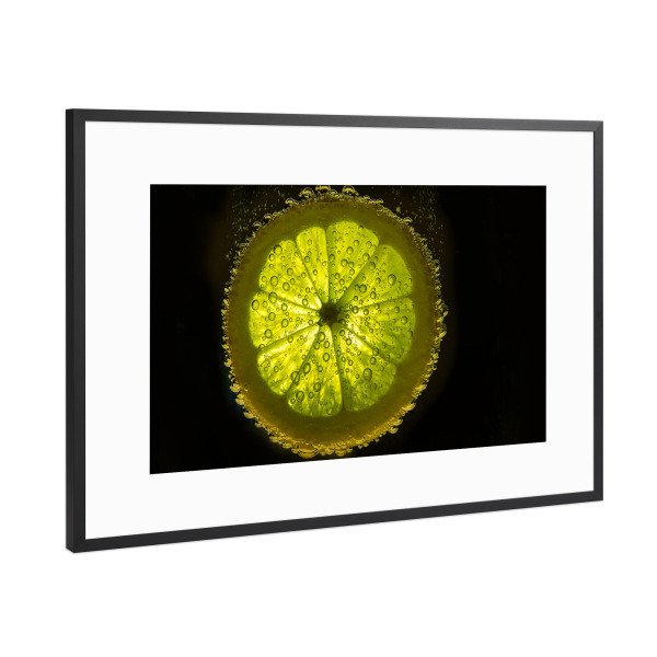 Poster mit Rahmen Schwarz (Metallic) "Zitronenscheibe" artboxONE - Natur,Unterwasser,Essen & Trinken / Obst & Gemüse