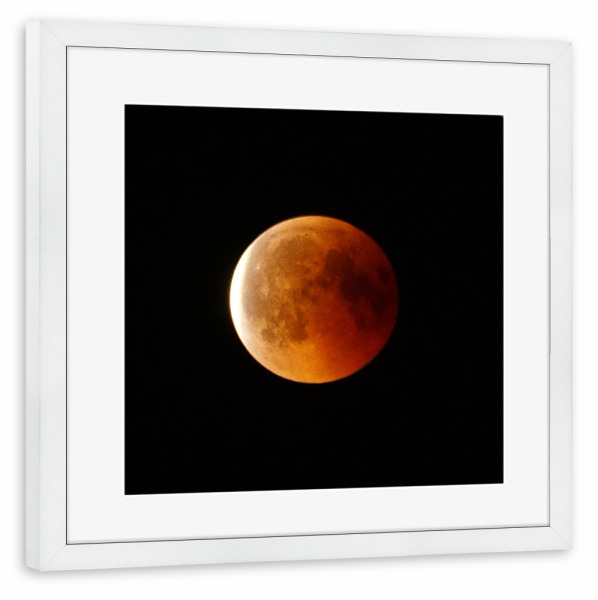 Poster mit Rahmen weiß "Bloodmoon black Sky" artboxONE - Galaxy