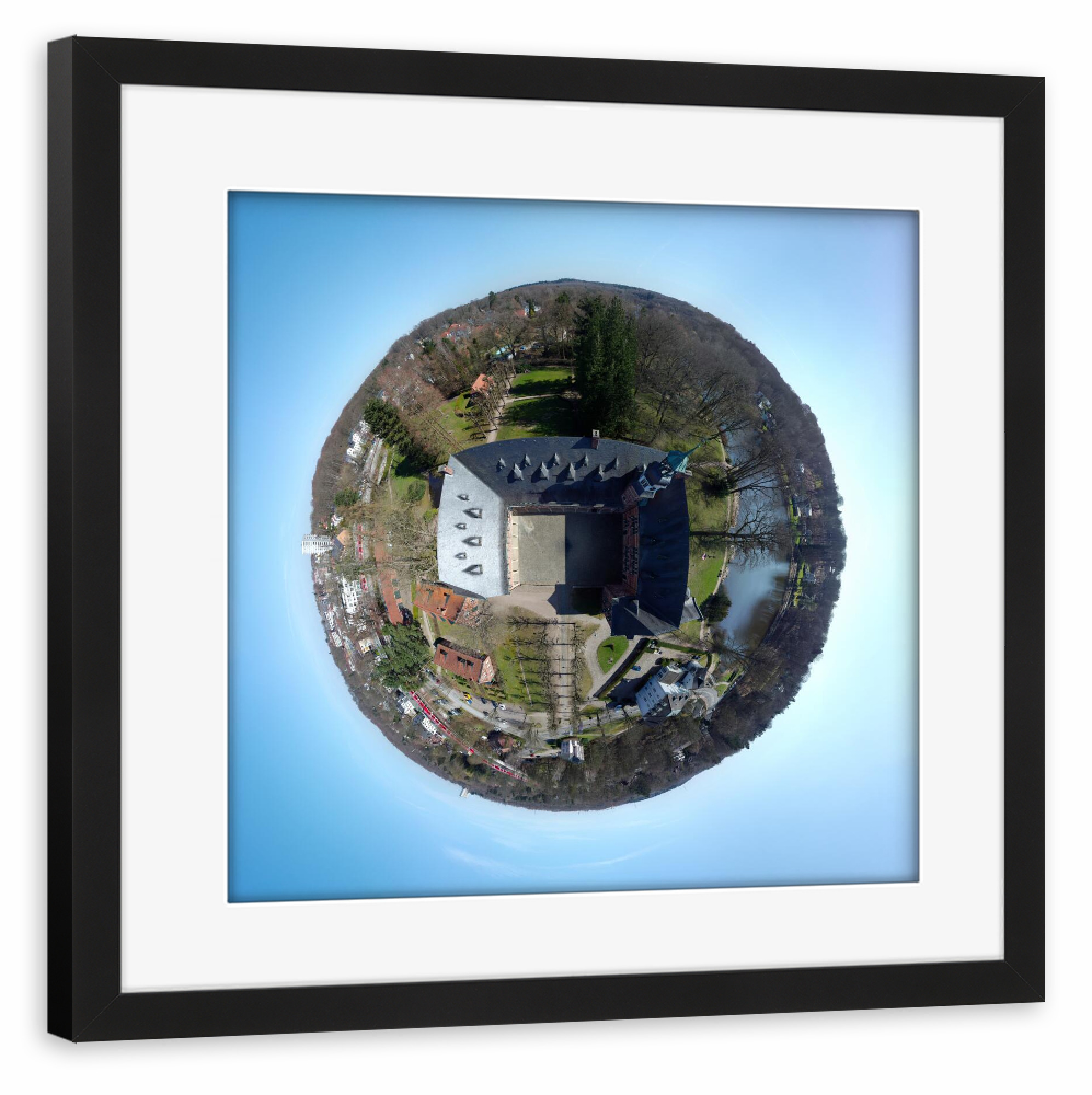 Poster mit Rahmen schwarz "Reinbeker Schloss - Schlosshof" artboxONE - Städte,Natur,Reise,Architektur,Reise / Länder