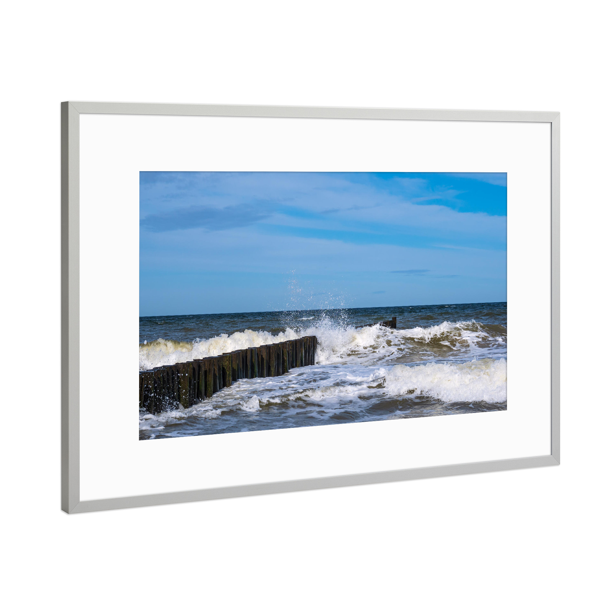 Poster mit Rahmen Silber "Buhne mit Wellen" artboxONE - Natur,Reise,Reise / Strand und Meer
