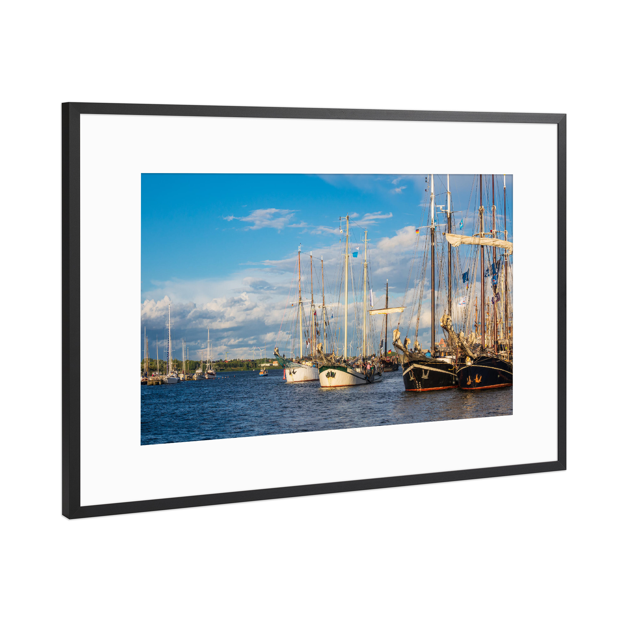 Poster mit Rahmen Schwarz (Metallic) "Windjammer in Rostock" artboxONE - Reise,Städte / Weitere