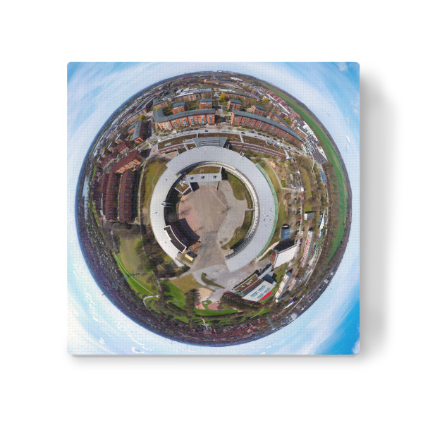 Leinwandbild "Landet Spaceship" artboxONE - Städte,Städte / Hamburg,Reise,Architektur,Reise / Länder