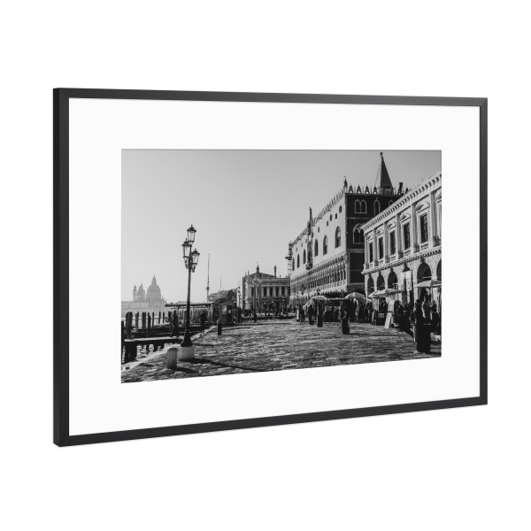 Poster mit Rahmen Schwarz (Metallic) "Venice in B&W b" artboxONE - Reise,Städte / Venedig