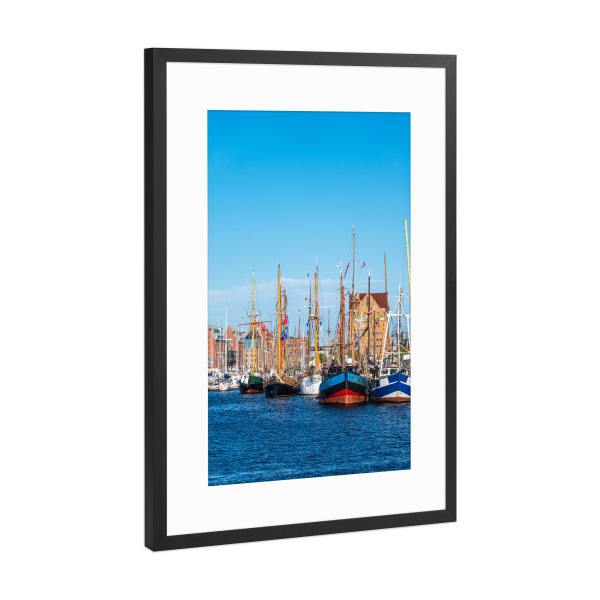 Poster mit Rahmen Schwarz (Metallic) "Hanse Sail in Rostock" artboxONE - Reise,Architektur,Städte / Weitere