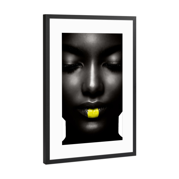 Poster mit Rahmen Schwarz (Metallic) "Face Black Yellow" artboxONE - Menschen - Black,Yellow,Woman,Female,Frau,Face,Gesicht,Beauty